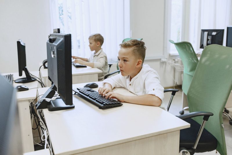 Late-Night Gaming in der Computerspielschule Freiburg