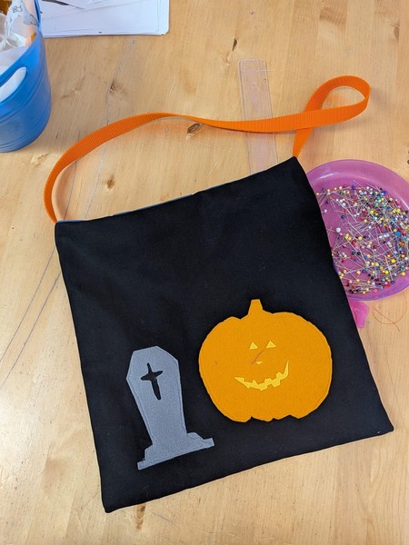 Woche2: Nähwerkstatt im SchönesWerk: "Süßes-Sammel-Tasche zu Halloween"