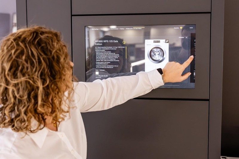 Block 2, Elektrotechnik Burgert, Ausbildung zum Elektroniker in Fachrtg. Energie- u. Gebäudetechnik