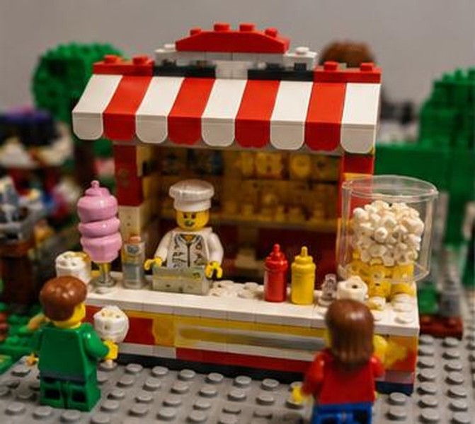 Pommes, Popcorn und Co. – Leckereien aus Lego